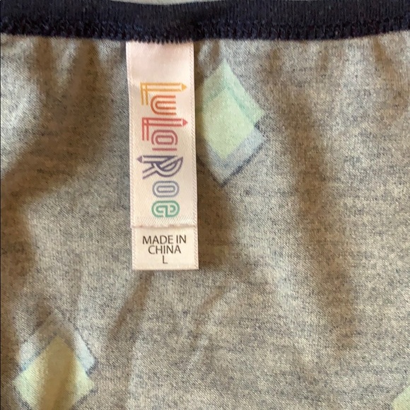 Lularoe Lynnae long sleeve shirt size Large used - Picture 3 of 4